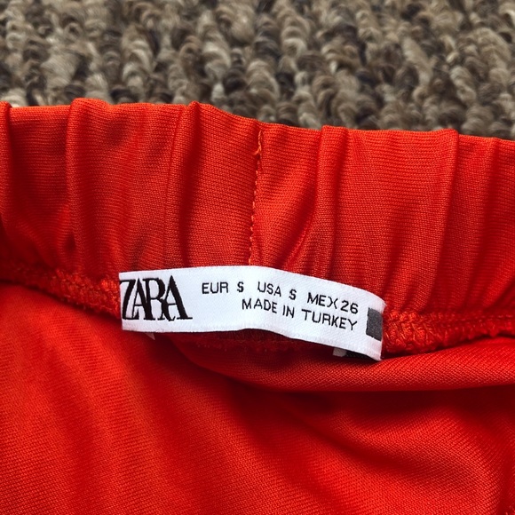 Orange ruffle Zara skirt - Picture 3 of 3